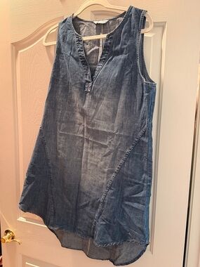 Cupshe Washed Blue Chambray V-Notch Tunic